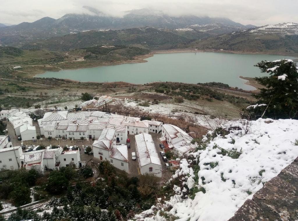 Tugasa Arco De La Villa Zahara De La Sierra Luaran gambar