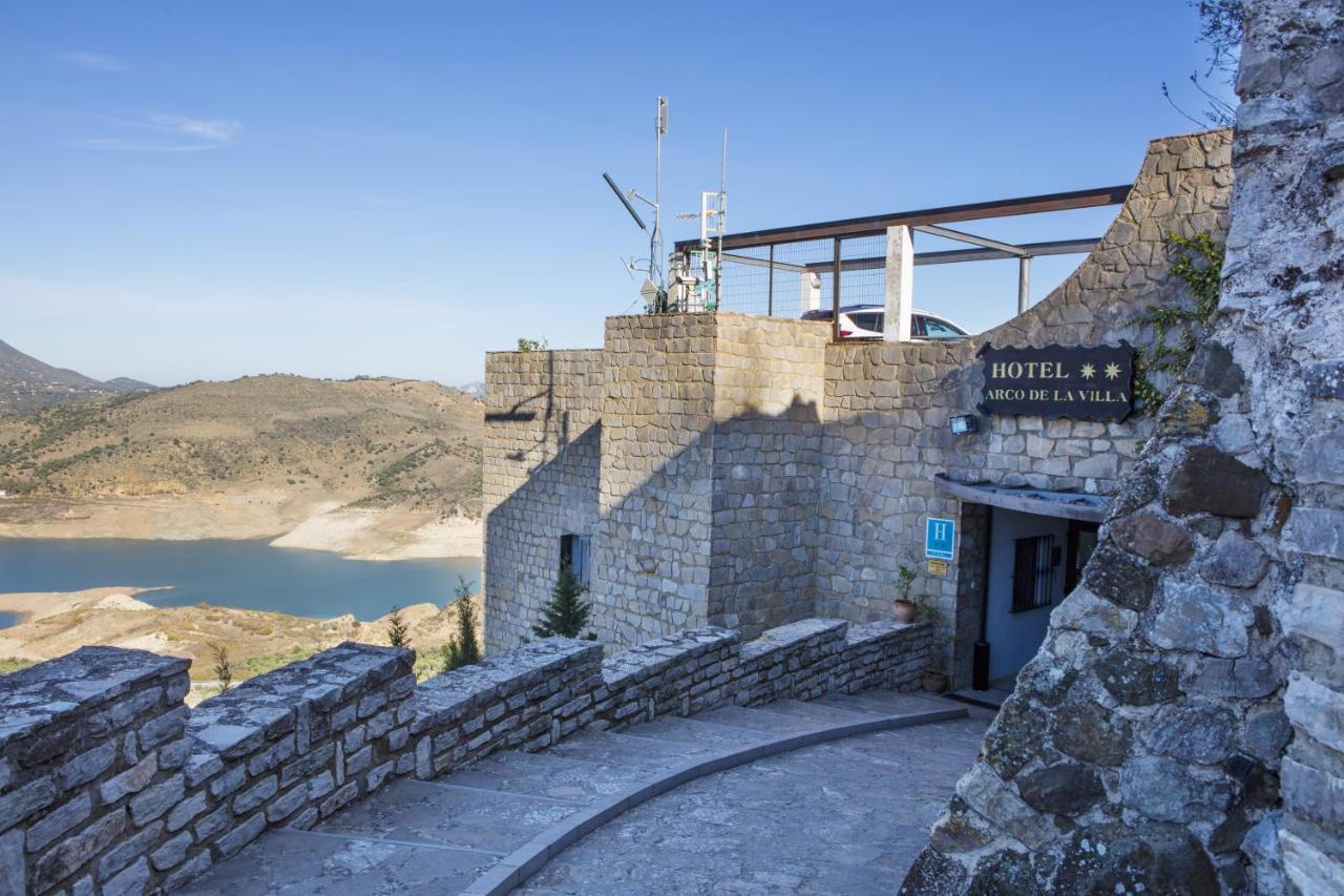 Tugasa Arco De La Villa Zahara De La Sierra Luaran gambar